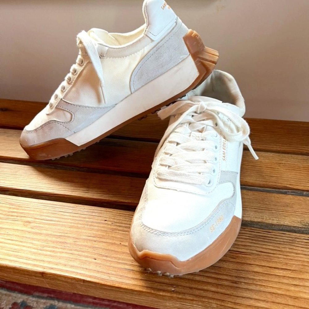 Sneakers/Trainers